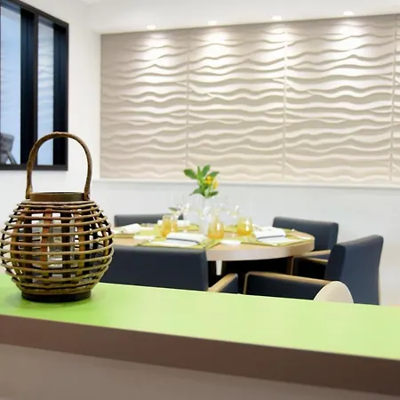 Logis Du Parc Hotel 3*