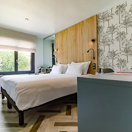 Logis Du Parc Hotel 3*